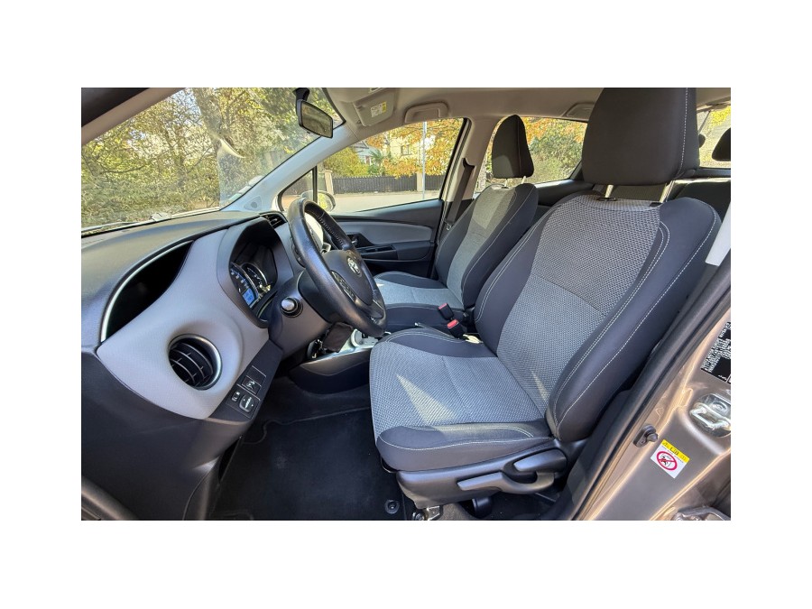 TOYOTA d'occasion YARIS III 1.5 HYBRIDE 100H BUSINESS CVT de 2015