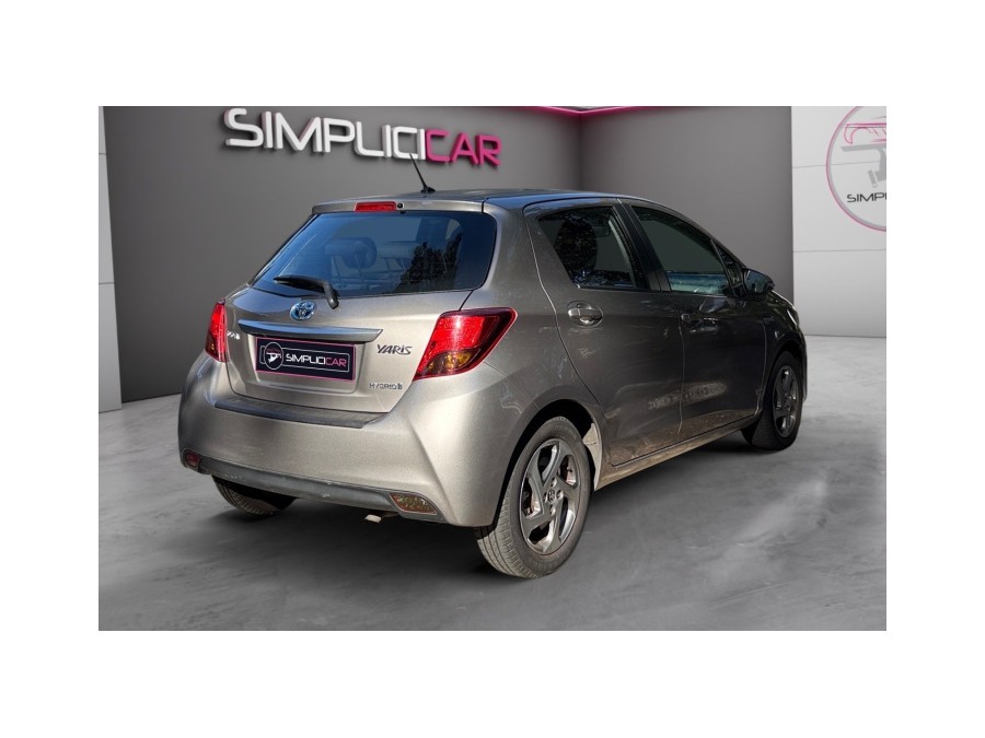 TOYOTA d'occasion YARIS III 1.5 HYBRIDE 100H BUSINESS CVT de 2015