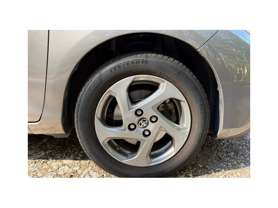 TOYOTA d'occasion YARIS III 1.5 HYBRIDE 100H BUSINESS CVT de 2015