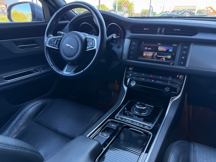 JAGUAR d'occasion XF JAGUAR XF SPORTBRAKE 2.0D 180 PRESTIGE AWD BA de