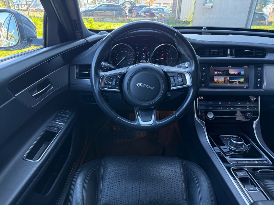 JAGUAR d'occasion XF JAGUAR XF SPORTBRAKE 2.0D 180 PRESTIGE AWD BA de