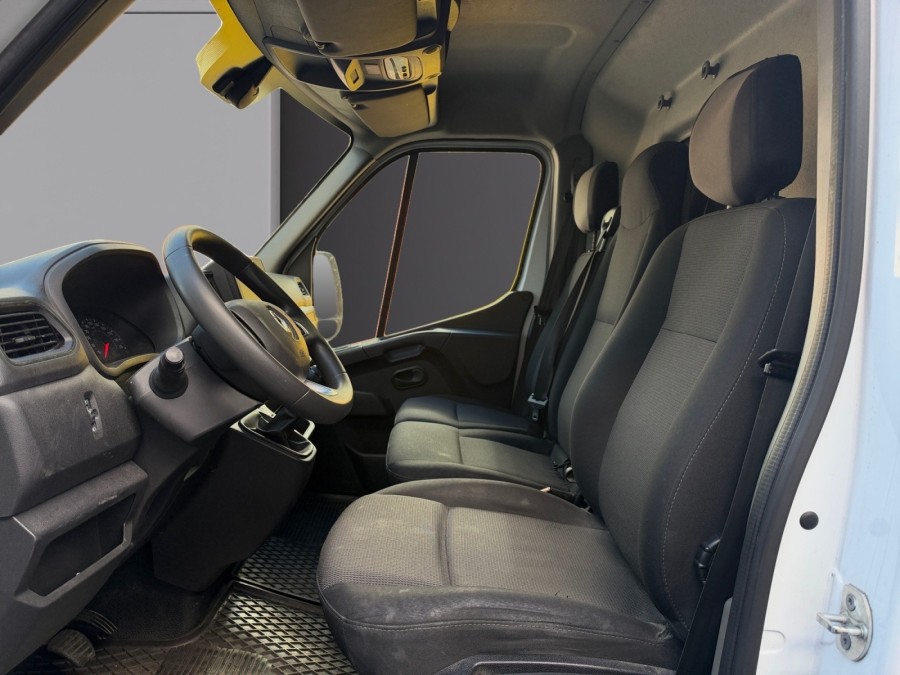RENAULT d'occasion MASTER F3500 L2H2 2.3 Blue dCi 150 ch Confort