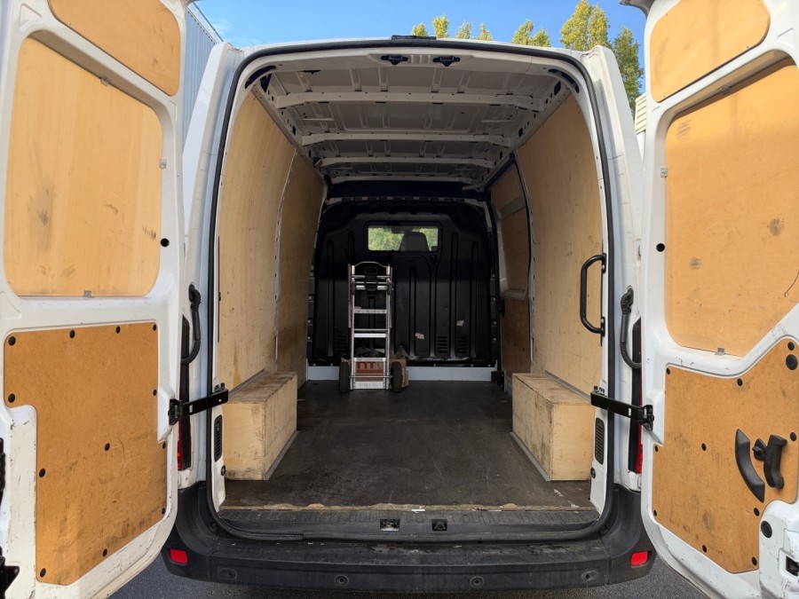 RENAULT d'occasion MASTER F3500 L2H2 2.3 Blue dCi 150 ch Confort