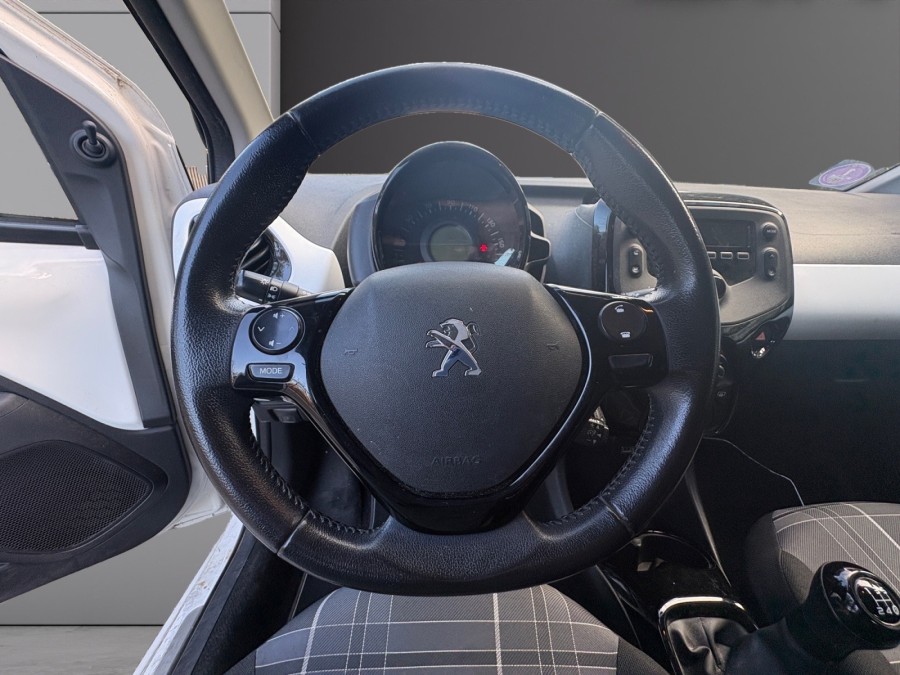 PEUGEOT d'occasion 108 1.2 PureTech Style 5p de 2017 Nice (06)﻿