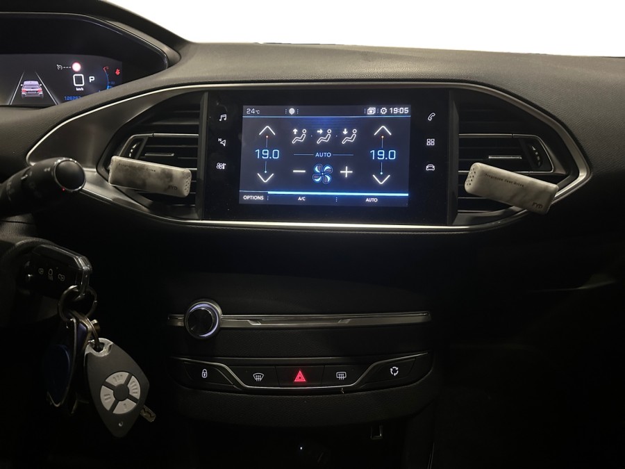 PEUGEOT d'occasion 308 1.5 BLUE HDI 130 ACTIVE EAT8 de 2020 Bretigny
