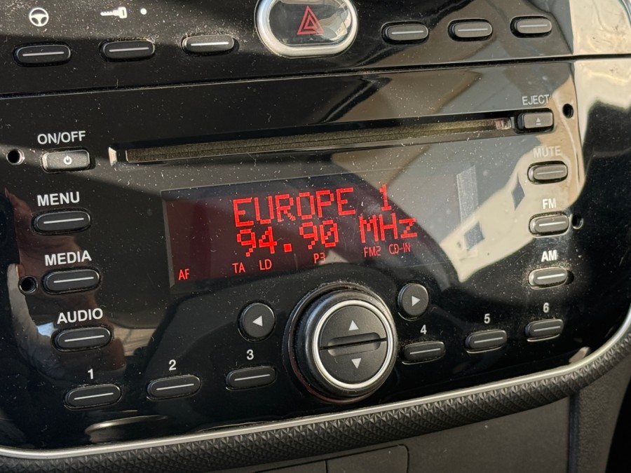 FIAT d'occasion PUNTO 1.3 Multijet 16v 75ch Pop 3p de 2014 Vauvert