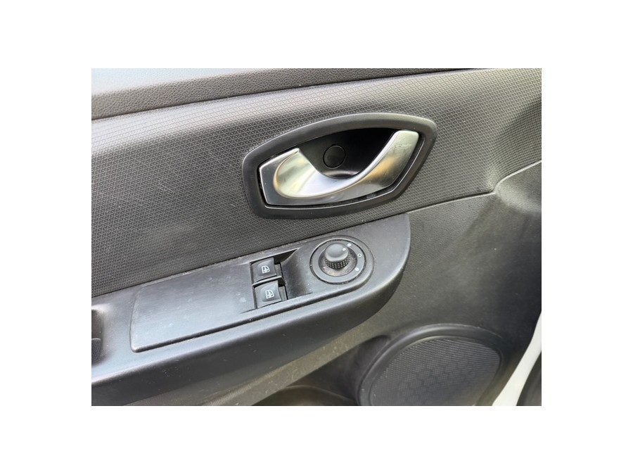 RENAULT d'occasion CLIO 0.9 TCe 90 ZEN de 2016 Tours (37)﻿