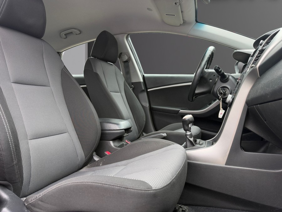HYUNDAI d'occasion I30 1.6 CRDI 110 PACK SENSATION BLUE DRIVE de 2012