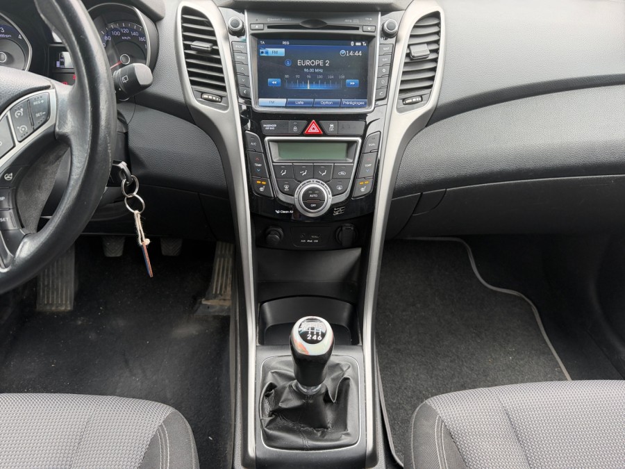 HYUNDAI d'occasion I30 1.6 CRDI 110 PACK SENSATION BLUE DRIVE de 2012