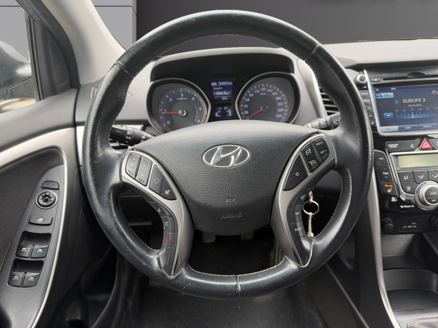 HYUNDAI d'occasion I30 1.6 CRDI 110 PACK SENSATION BLUE DRIVE de 2012