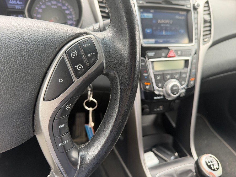 HYUNDAI d'occasion I30 1.6 CRDI 110 PACK SENSATION BLUE DRIVE de 2012