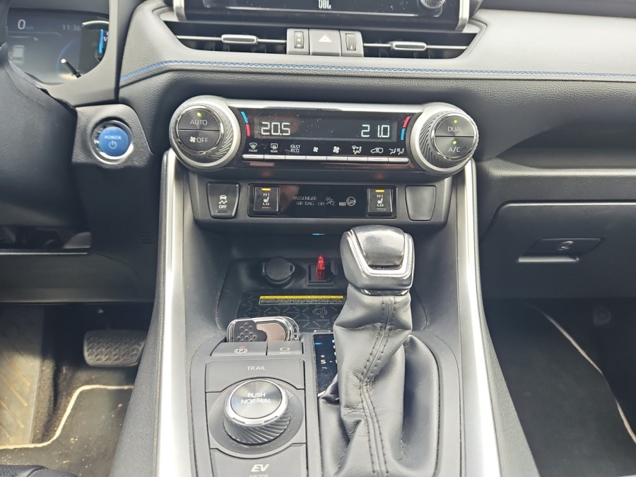 TOYOTA d'occasion RAV4 HYBRIDE 222 AWD-I COLLECTION de 2020 Le Puy en