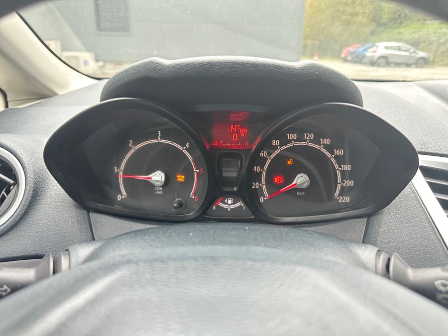 FORD d'occasion FIESTA 1.6 TDCI 95 FAP TECHNO EDITION de 2012 Vienne