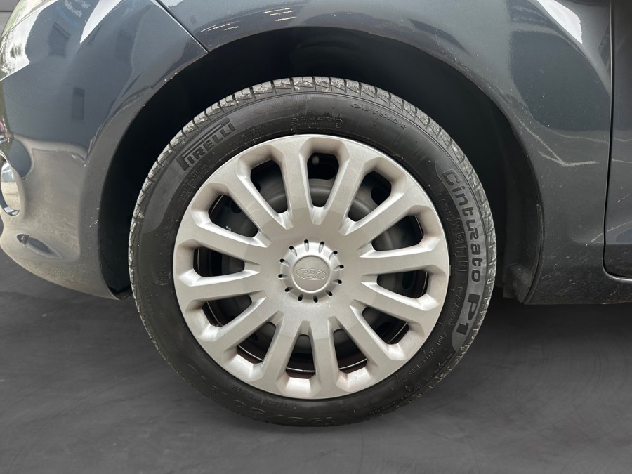 FORD d'occasion FIESTA 1.6 TDCI 95 FAP TECHNO EDITION de 2012 Vienne