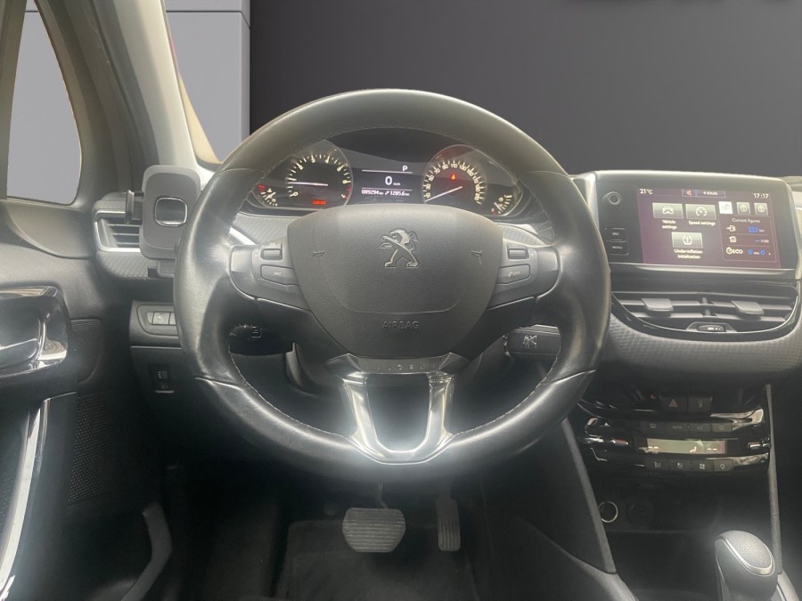 PEUGEOT d'occasion 208 1.2 PURE TECH 110 ALLURE EAT de 2016 Paris 15