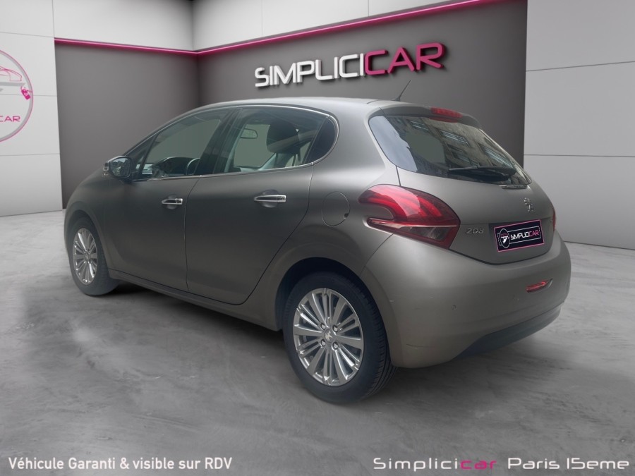 PEUGEOT d'occasion 208 1.2 PURE TECH 110 ALLURE EAT de 2016 Paris 15