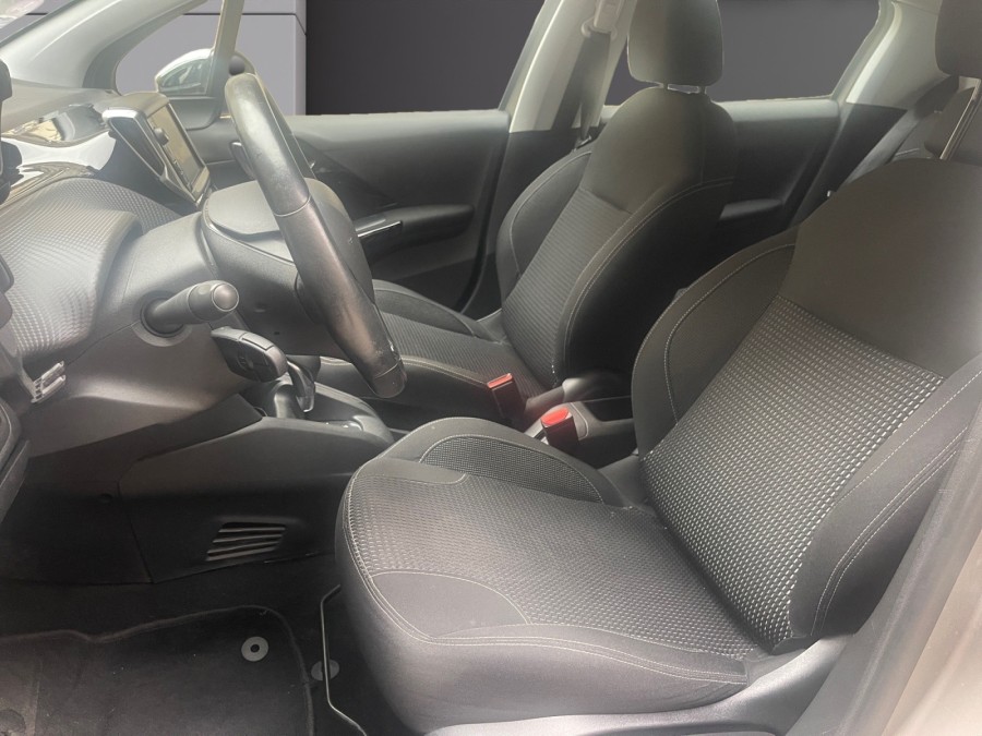 PEUGEOT d'occasion 208 1.2 PURE TECH 110 ALLURE EAT de 2016 Paris 15