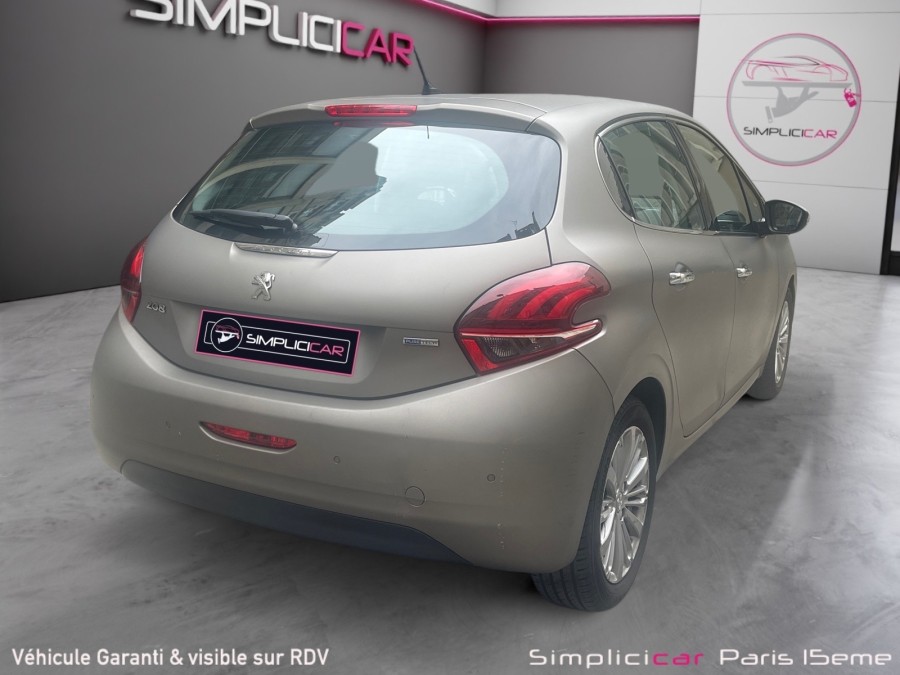 PEUGEOT d'occasion 208 1.2 PURE TECH 110 ALLURE EAT de 2016 Paris 15