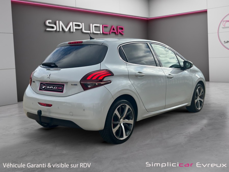 PEUGEOT d'occasion 208 PEUGEOT 208 1.6 BLUE HDI 120 FELINE de 2015