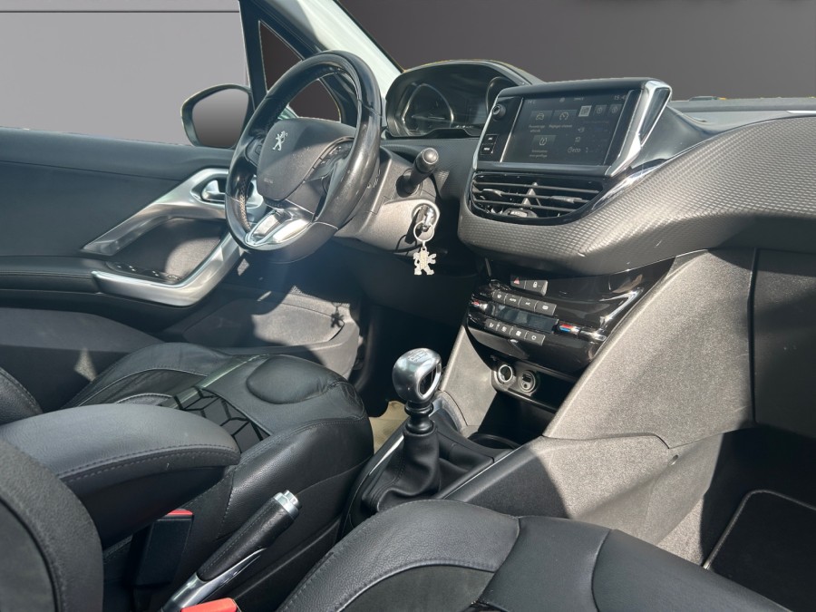 PEUGEOT d'occasion 208 PEUGEOT 208 1.6 BLUE HDI 120 FELINE de 2015