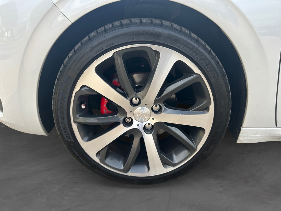 PEUGEOT d'occasion 208 PEUGEOT 208 1.6 BLUE HDI 120 FELINE de 2015