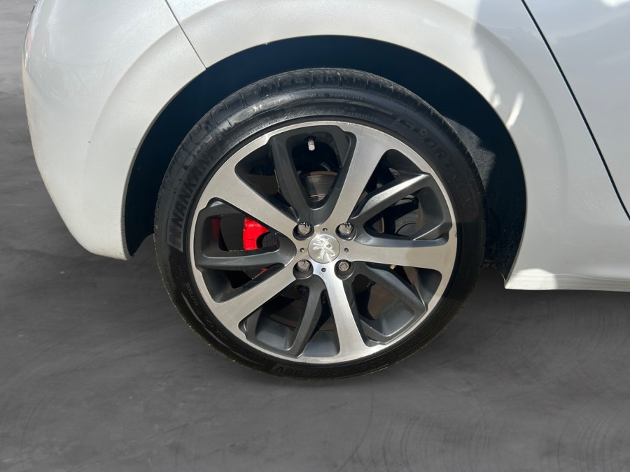 PEUGEOT d'occasion 208 PEUGEOT 208 1.6 BLUE HDI 120 FELINE de 2015