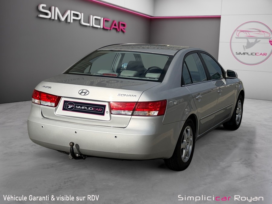 HYUNDAI d'occasion SONATA 2.4 PACK LUXE de 2006 Royan (17)﻿