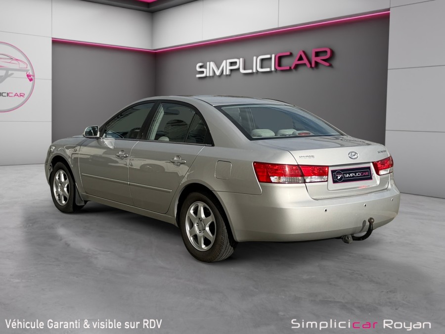 HYUNDAI d'occasion SONATA 2.4 PACK LUXE de 2006 Royan (17)﻿