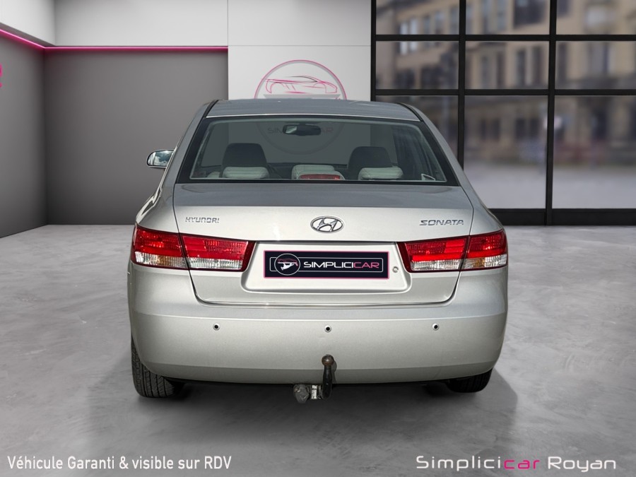 HYUNDAI d'occasion SONATA 2.4 PACK LUXE de 2006 Royan (17)﻿