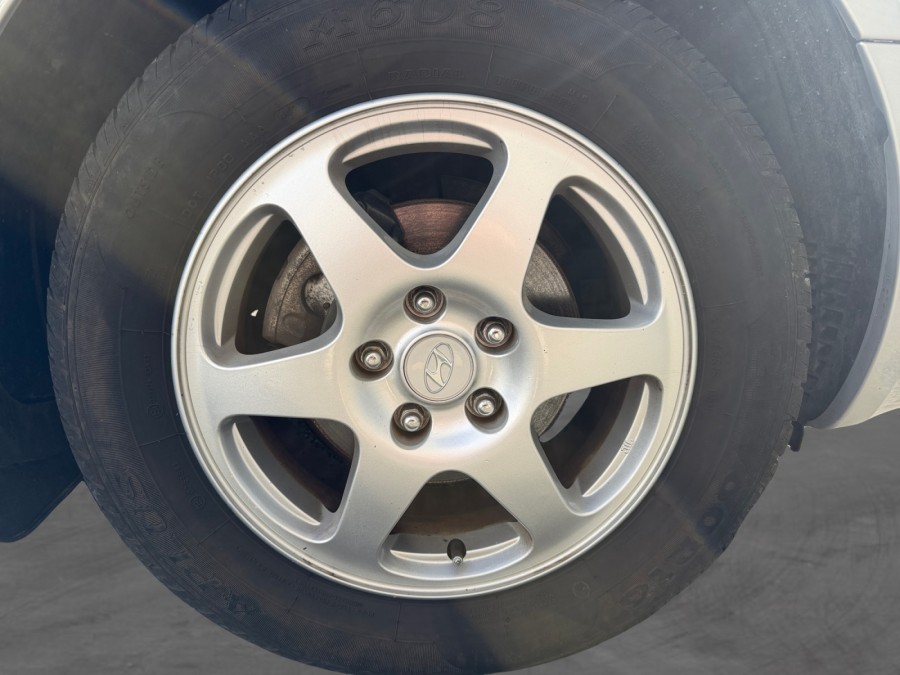HYUNDAI d'occasion SONATA 2.4 PACK LUXE de 2006 Royan (17)﻿