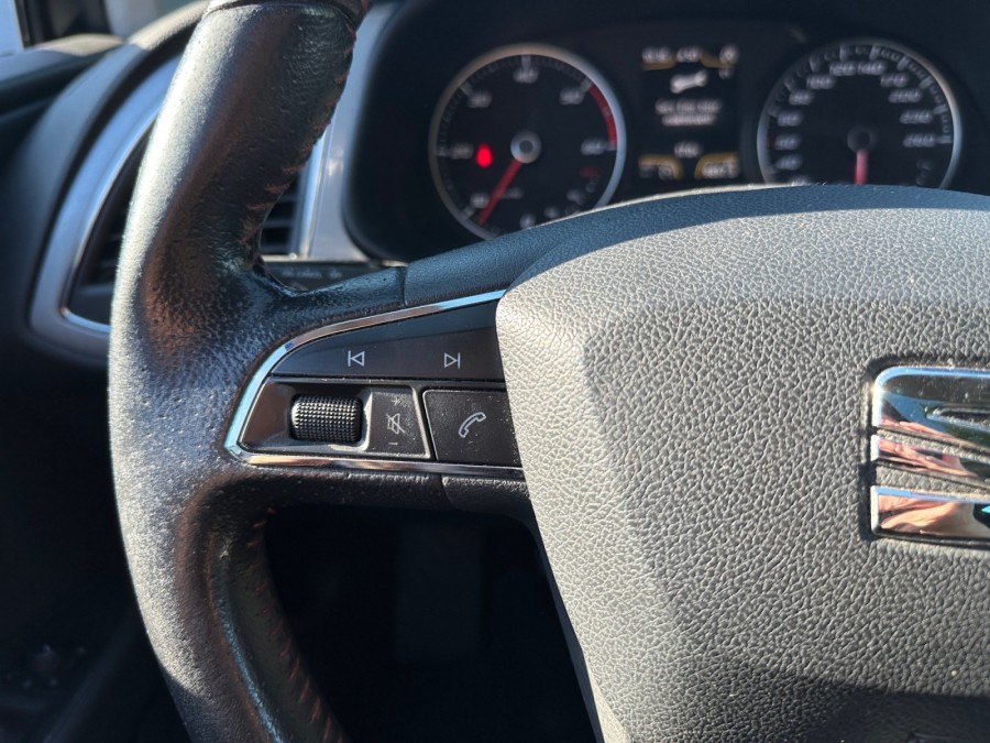 SEAT d'occasion LEON 2.0 TDI de 2013 Salon de Provence (13)﻿