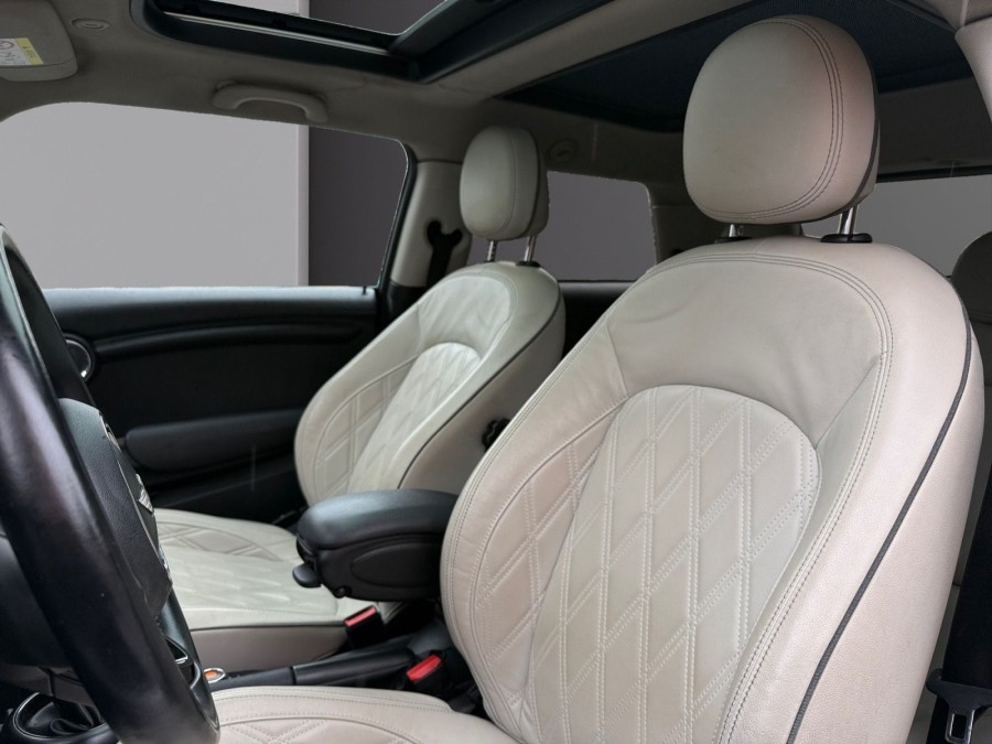 MINI d'occasion MINI COOPER D 116 Exquisite BA de 2016 Montreuil (93)﻿