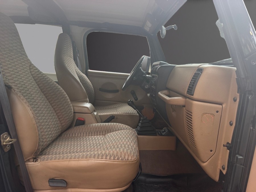 JEEP d'occasion WRANGLER 2.5 SPORT de 2001 Cannes (06)﻿