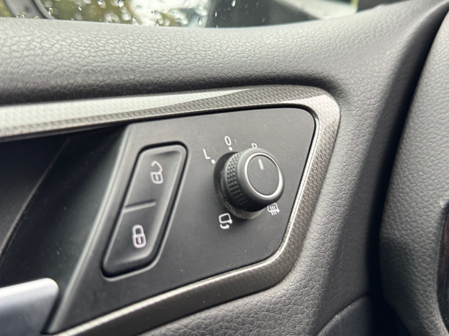 VOLKSWAGEN d'occasion GOLF VII 1.6 TDI 115 IQ DRIVE de 2020 Vienne
