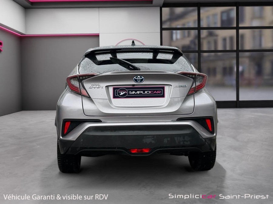 TOYOTA d'occasion C-HR 122h Collection 2WD E-CVT RC18 de 2018 Lyon St