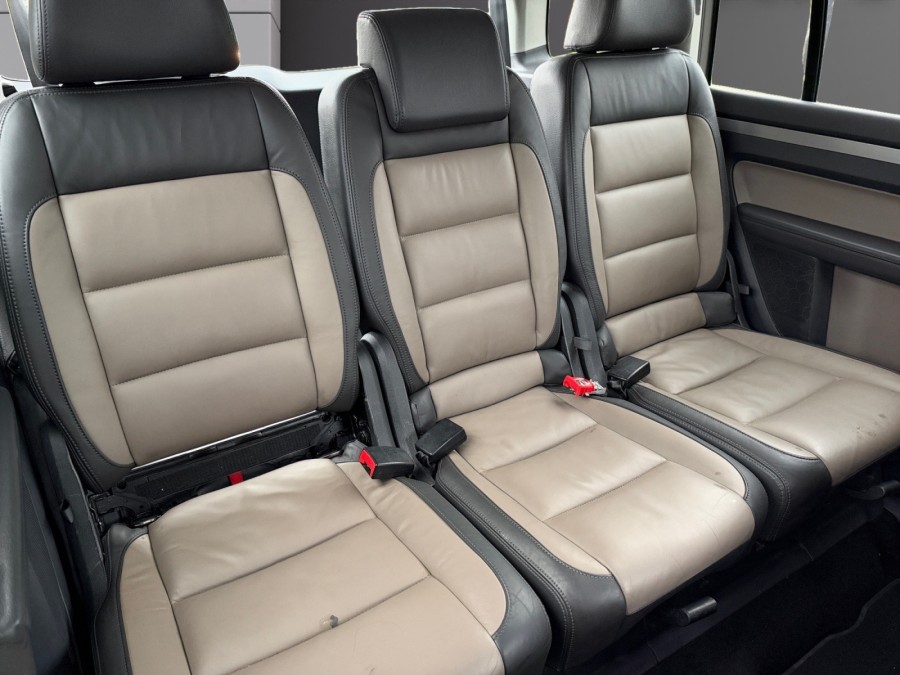 VOLKSWAGEN d'occasion TOURAN 2.0 TDI 140ch Carat DSG6 7 places de