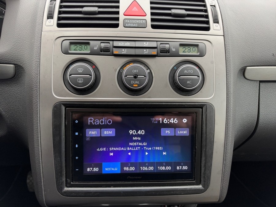 VOLKSWAGEN d'occasion TOURAN 2.0 TDI 140ch Carat DSG6 7 places de