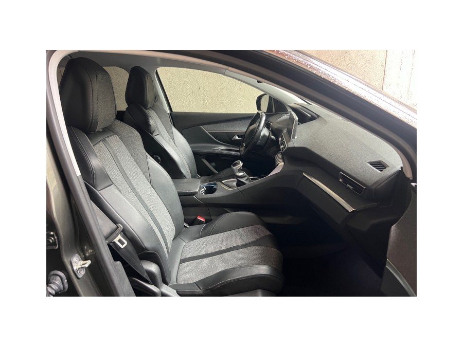 PEUGEOT d'occasion 5008 1.2 PURE TECH 130  ACTIVE BUSINESS EAT de