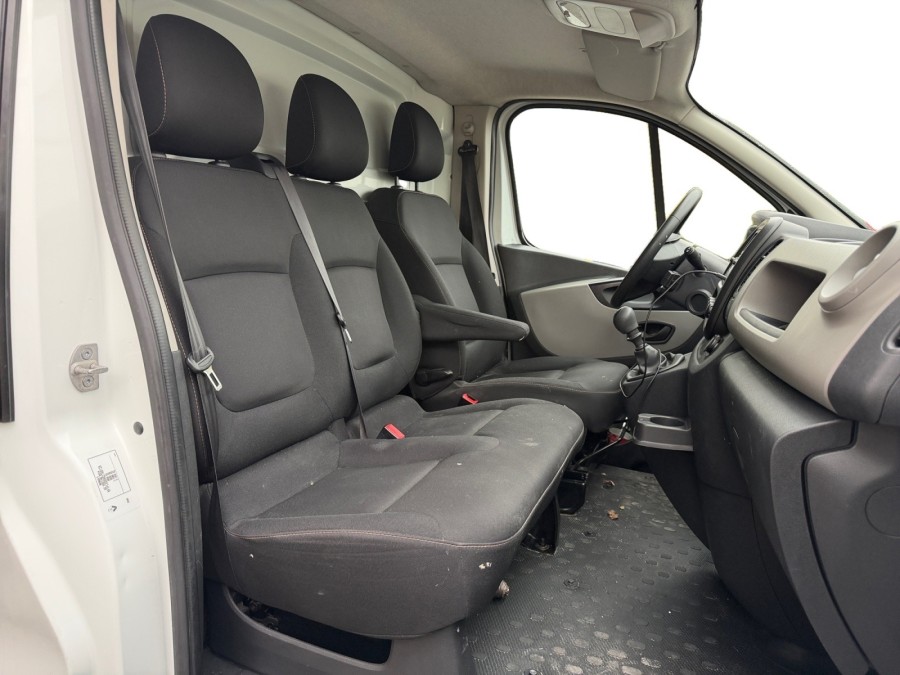 RENAULT d'occasion TRAFIC III FOURGON RENAULT TRAFIC III 1.6 DCI 95CH