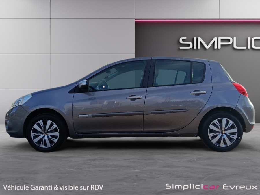 RENAULT d'occasion CLIO RENAULT CLIO III 1.2 16V 75 COLLECTION de