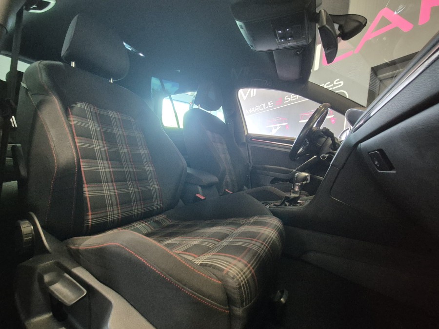 VOLKSWAGEN d'occasion GOLF VII 2 TSI 220 GTI DSG AUTO de 2013 Aix Les