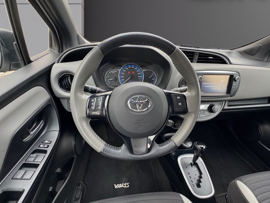 TOYOTA d'occasion YARIS 100H COLLECTION de 2017 Coeur d'Yvelines (78)﻿