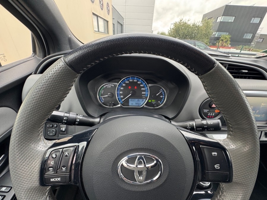 TOYOTA d'occasion YARIS 100H COLLECTION de 2017 Coeur d'Yvelines (78)﻿