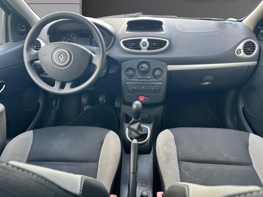 RENAULT d'occasion CLIO III 1.2 16V PEPITE de 2012 Toulon Ouest (83)﻿