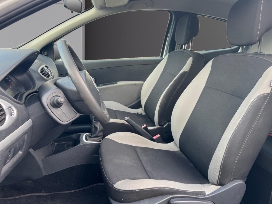 RENAULT d'occasion CLIO III 1.2 16V PEPITE de 2012 Toulon Ouest (83)﻿