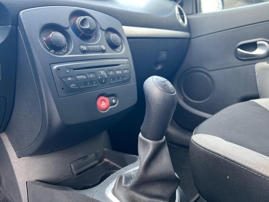 RENAULT d'occasion CLIO III 1.2 16V PEPITE de 2012 Toulon Ouest (83)﻿