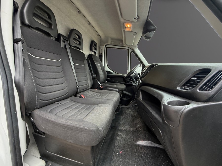 IVECO d'occasion DAILY CLASSE S 35S10V13 de 2023 Champigny sur Marne