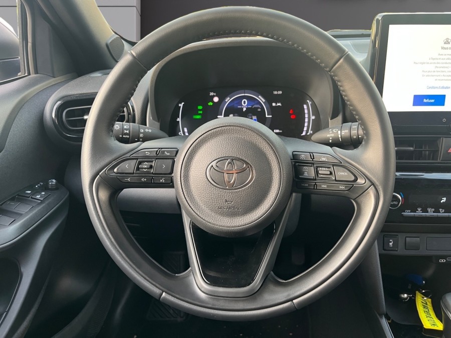 TOYOTA d'occasion YARIS CROSS 130H DESIGN de 2025 Salon de Provence