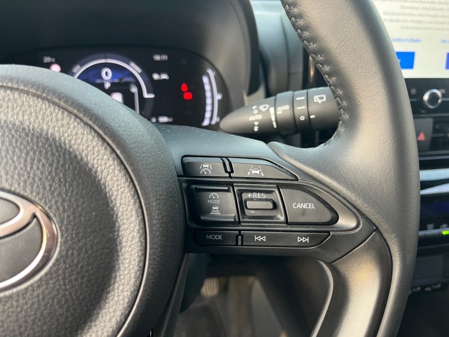 TOYOTA d'occasion YARIS CROSS 130H DESIGN de 2025 Salon de Provence
