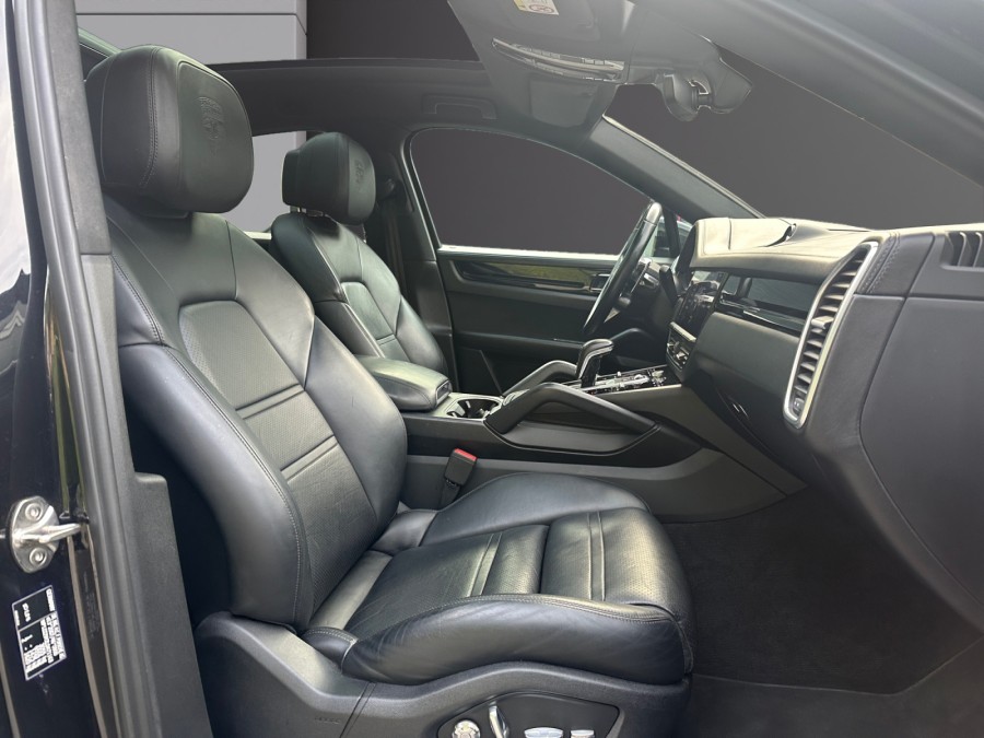 PORSCHE d'occasion CAYENNE COUPE 3.0 V6 E-HYBRID COUPE de 2019 Vienne